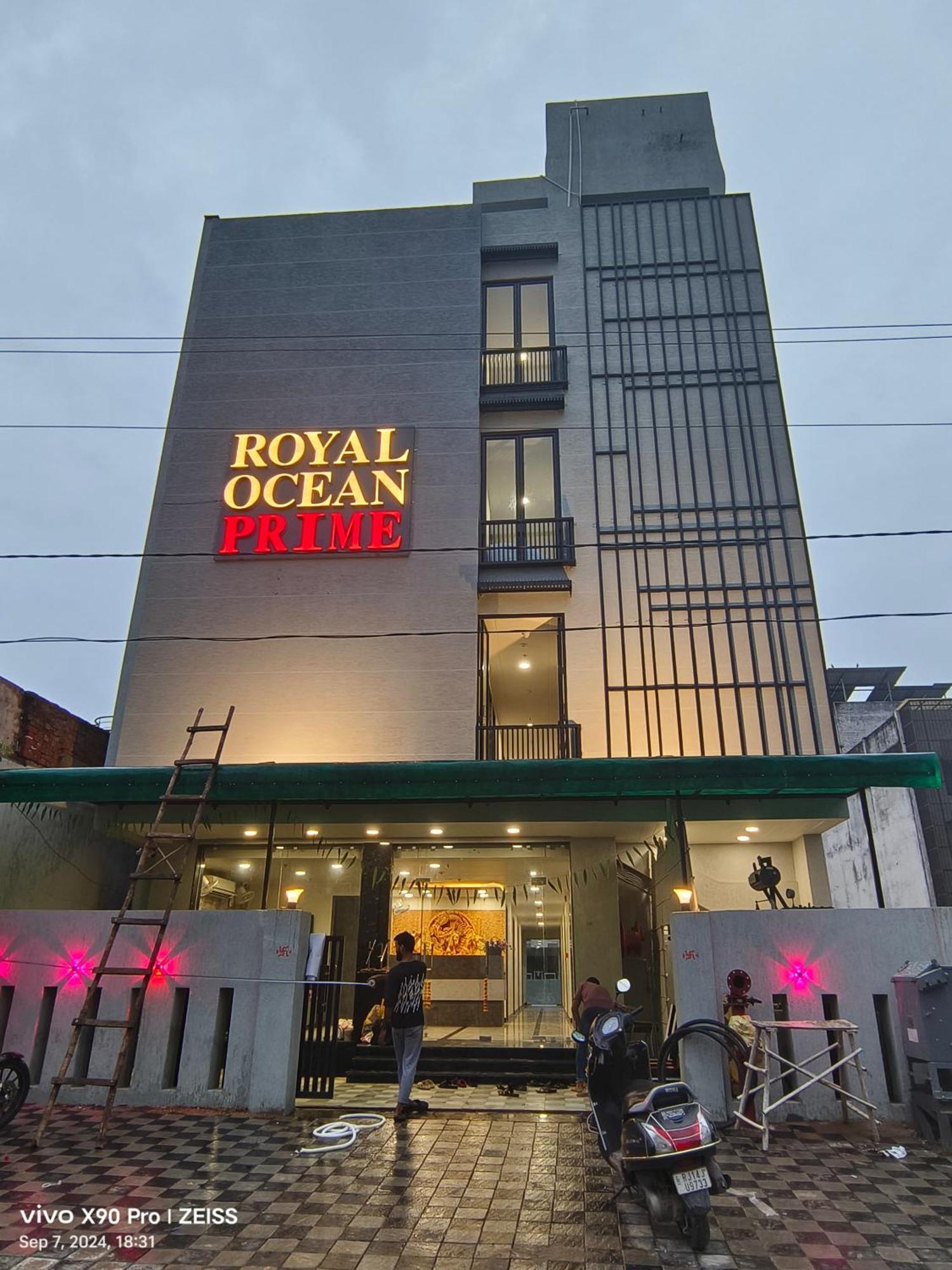 ホテル Royal Ocean Prime ジャイプール エクステリア 写真